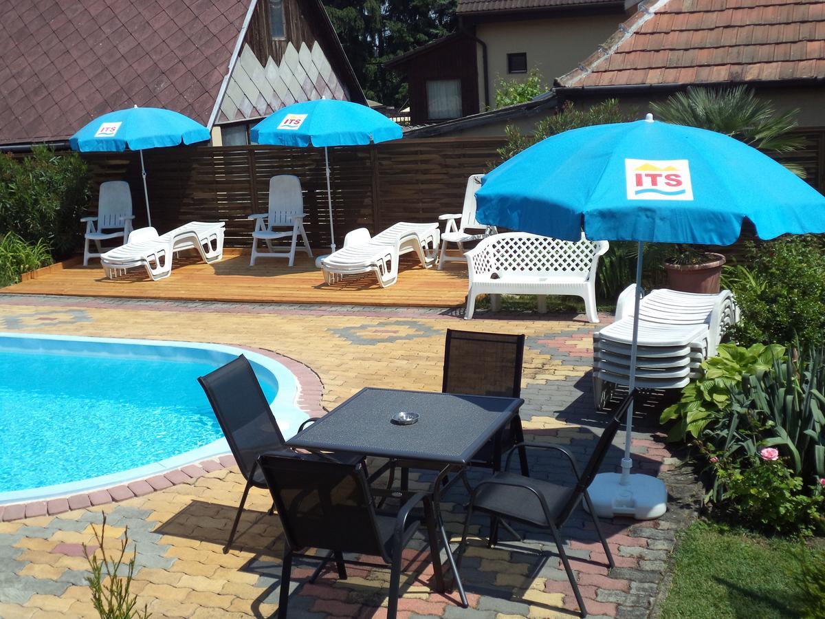 Holp Panzio Hotel Balatonföldvár Exterior foto